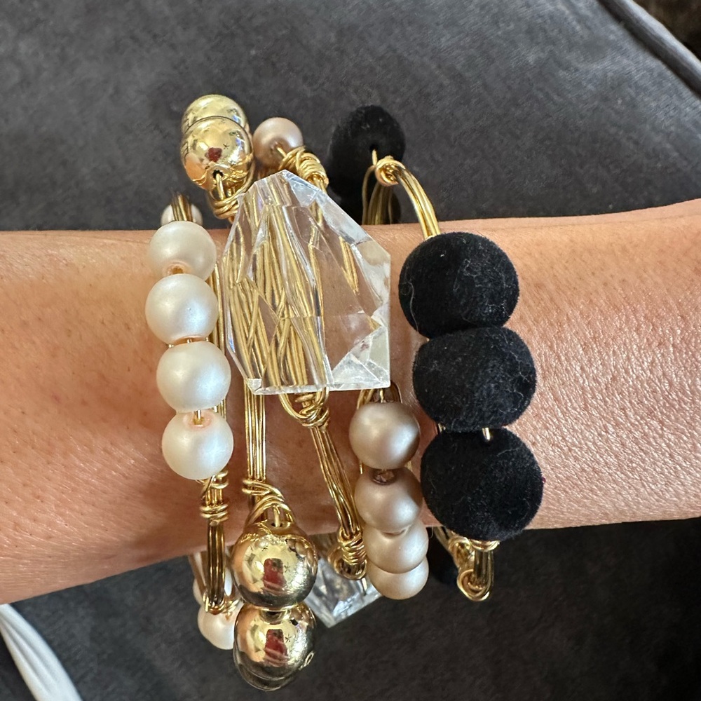 Handmade Gold Tone Wrapped Wire Bracelet 5 Set with Black Velvet and Pearl Beads